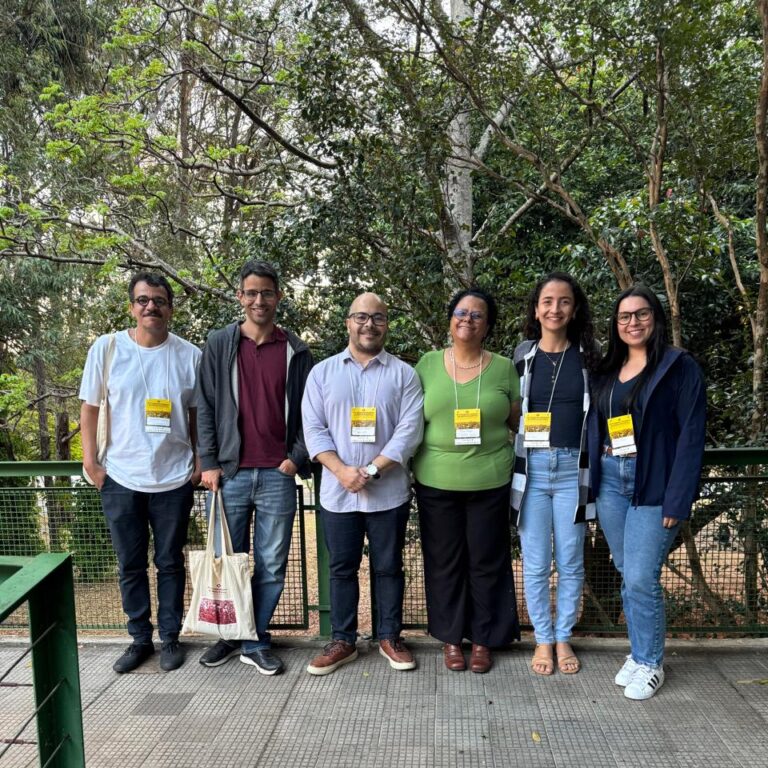 Imagem com 6 pesquisadores que apresentaram no Congresso Brasileiro de História Econômica & 17ª Conferência Internacional de História de Empresas. Da esquerda para a direita Pedro Pascoal, Pedro Parga, Leandro Malavota, Edite Moraes, Daiane Azeredo e Amanda Marinho.